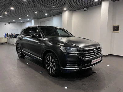 VOLKSWAGEN TOUAREG